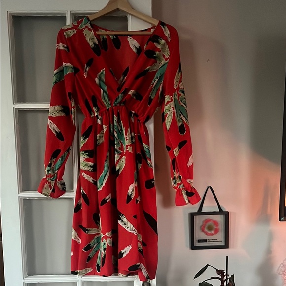 Dresses & Skirts - Red print dress